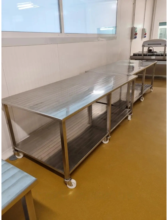 Masă industrială pe roți thumbnail 2