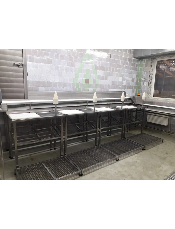 Suprafețe antiderapante pentru picioare a liniei de dezossare