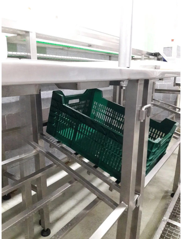 Linia de dezosare a cărnii cu bandă transportoare mecanică. thumbnail 4