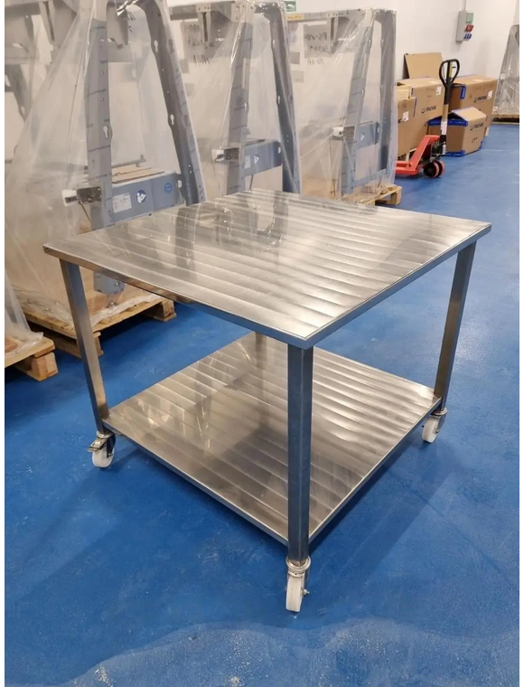 Masă industrială pe roți