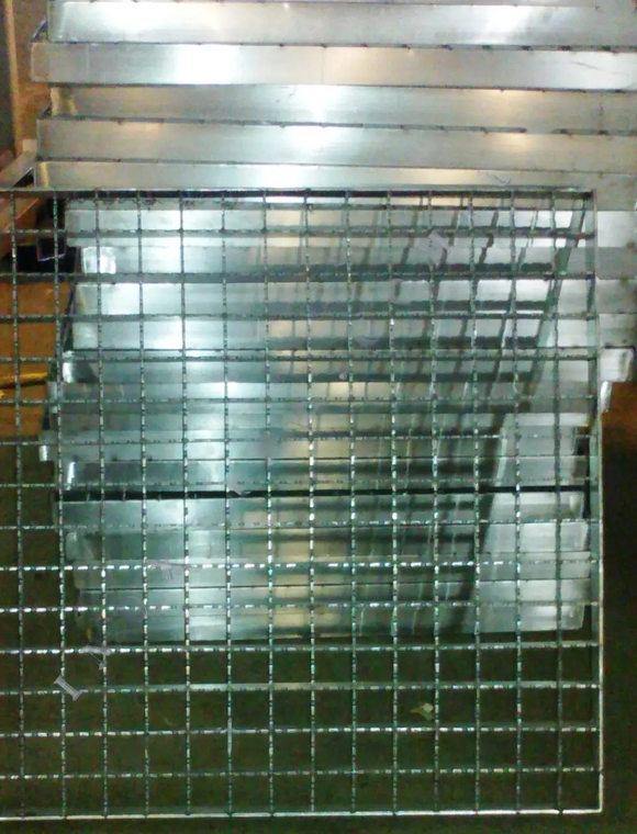 Loturi de canalizare din oțel inoxidabil cu lățimea de 120 mm thumbnail 6